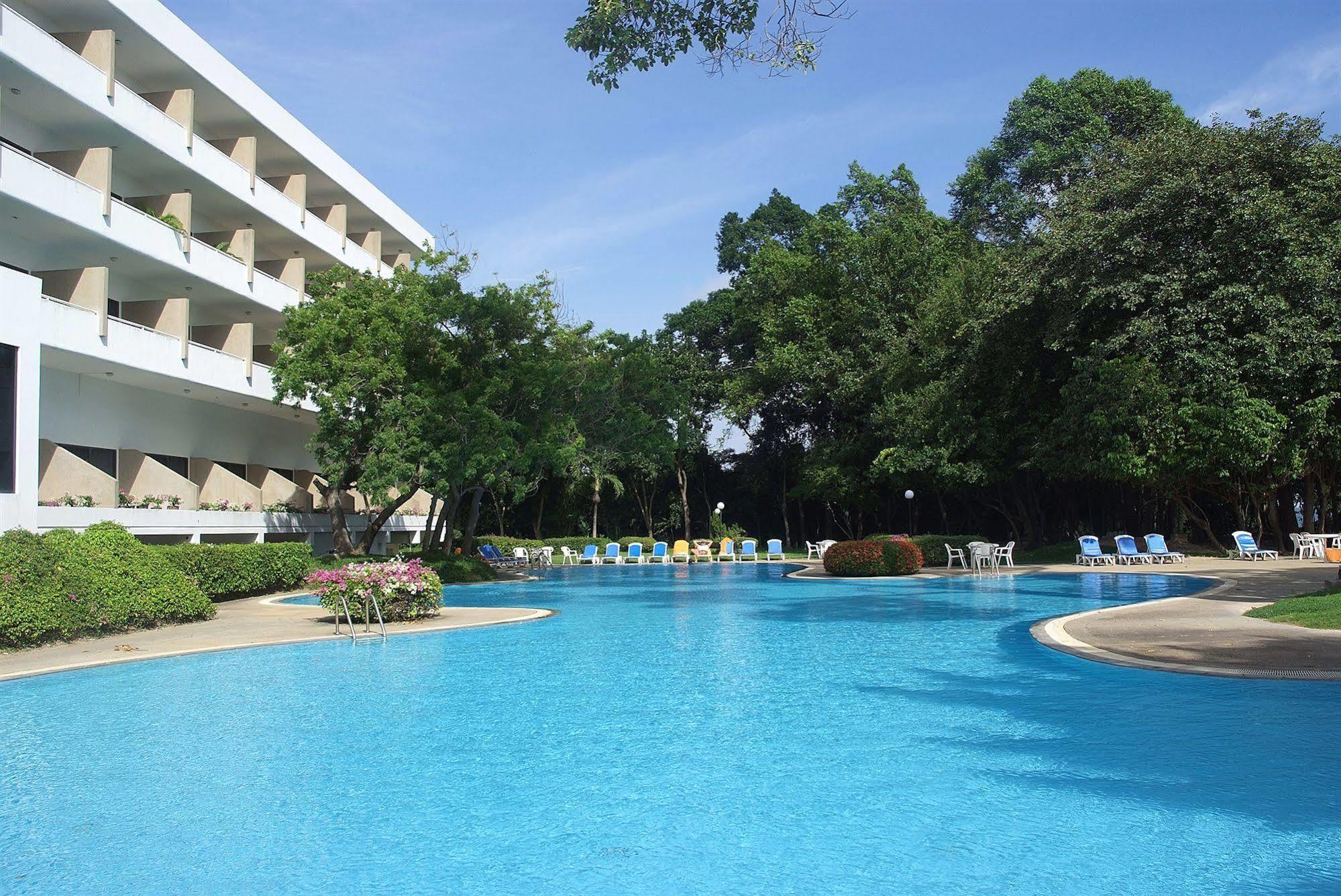 Purimas Beach Hotel & Spa Ban Chang  Exterior foto