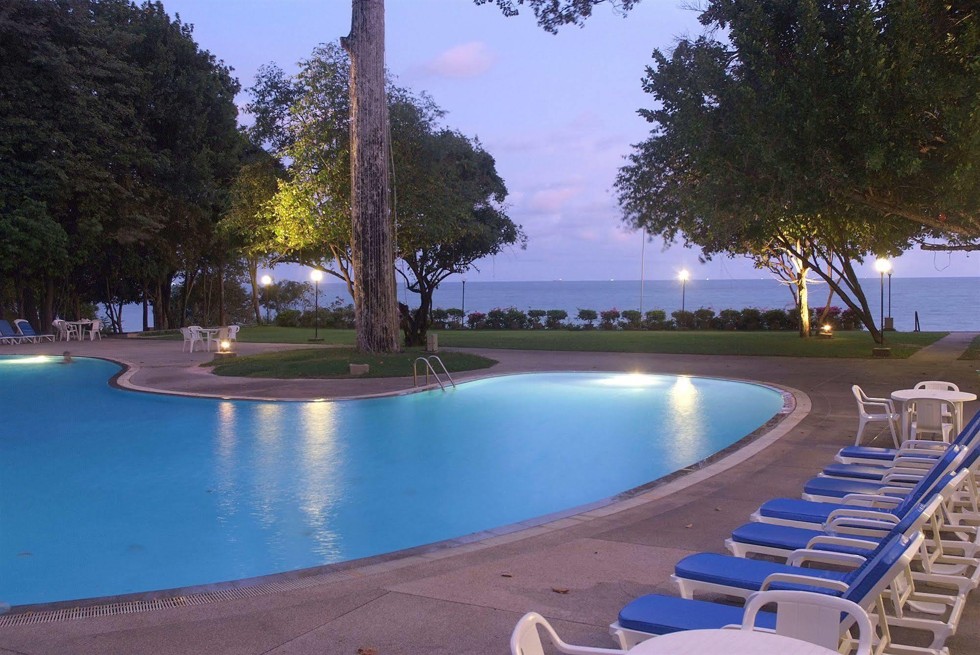 Purimas Beach Hotel & Spa Ban Chang  Exterior foto
